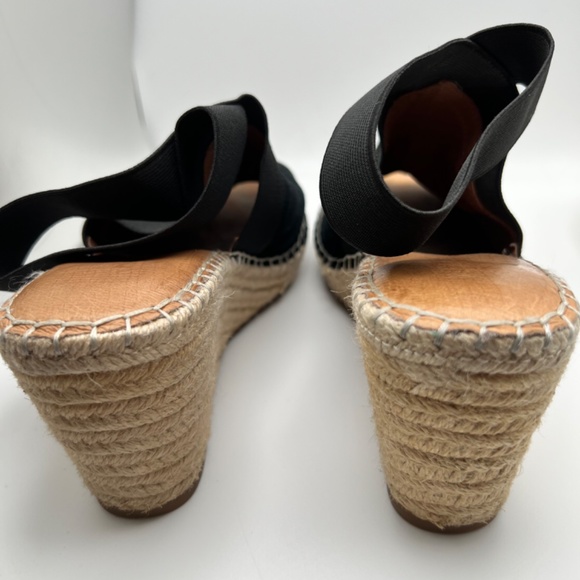 Shoes- Women Gentle Souls by Kenneth Cole Women's Shoe Colleen Black Suede Wedge - Picture 4 of 17